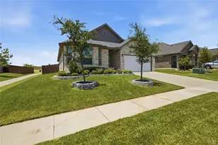 1500 Seabiscuit Dr, Granbury, TX 76049 - Photo 3