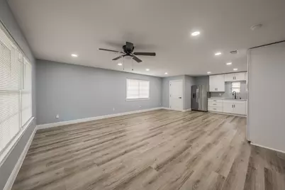 917 E Jessamine Street, Fort Worth, TX 76104 - Photo 11