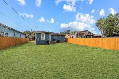 917 E Jessamine Street, Fort Worth, TX 76104 - Photo 35