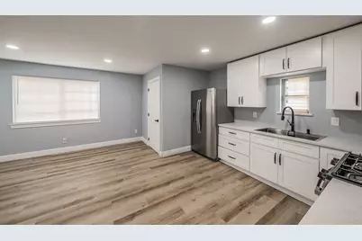917 E Jessamine Street, Fort Worth, TX 76104 - Photo 13