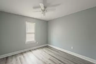 917 E Jessamine St, Fort Worth, TX 76104 - Photo 25