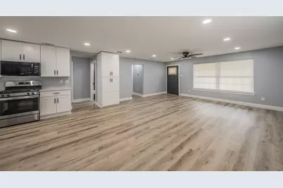917 E Jessamine Street, Fort Worth, TX 76104 - Photo 11
