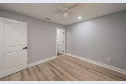 917 E Jessamine Street, Fort Worth, TX 76104 - Photo 31