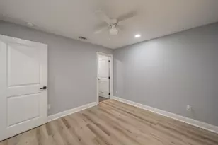 917 E Jessamine St, Fort Worth, TX 76104 - Photo 31
