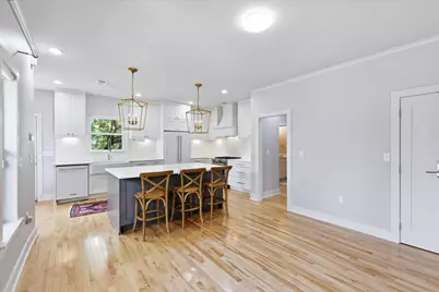 1136 Woodlawn Avenue, Dallas, TX 75208 - Photo 9