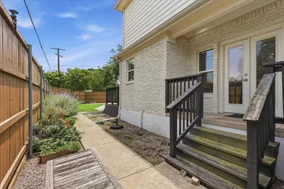1136 Woodlawn Avenue, Dallas, TX 75208 - Photo 31