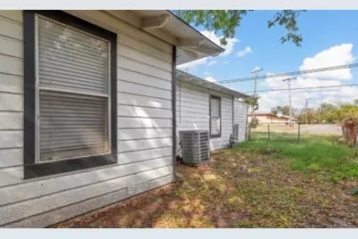 122 Ramsey Avenue, Cleburne, TX 76031 - Photo 17