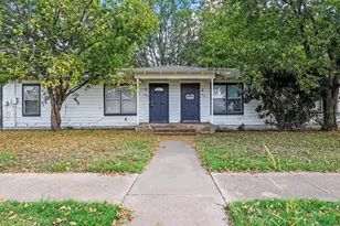 122 Ramsey Ave, Cleburne, TX 76031 - Photo 1