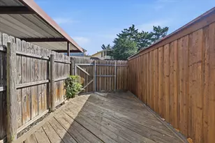 981 Chateau Valee Cir, Bedford, TX 76022 - Photo 37
