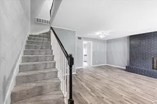 981 Chateau Valee Cir, Bedford, TX 76022 - Photo 5
