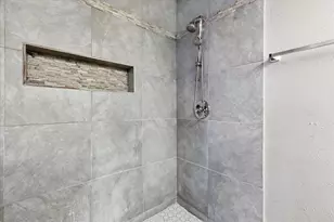 981 Chateau Valee Cir, Bedford, TX 76022 - Photo 27