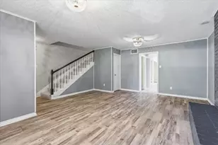 981 Chateau Valee Cir, Bedford, TX 76022 - Photo 9