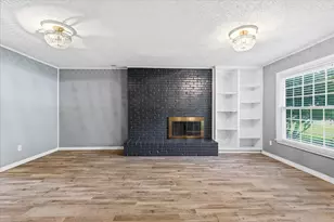 981 Chateau Valee Cir, Bedford, TX 76022 - Photo 9