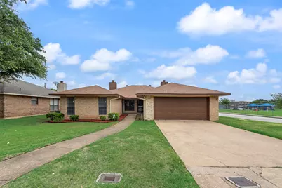 215 Silver Creek Drive, Duncanville, TX 75137 - Photo 11