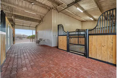 137 Silver Saddle Circle, Weatherford, TX 76087 - Photo 17