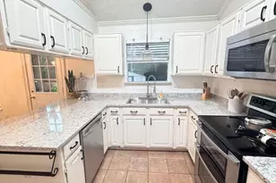 1121 Holly Dr, Carrollton, TX 75010 - Photo 3