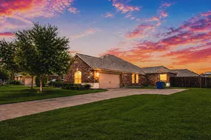 610 Milas Ln, Glenn Heights, TX 75154 - Photo 3