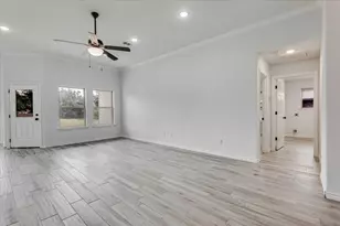 1007 SW 2nd Ave, Mineral Wells, TX 76067 - Photo 11