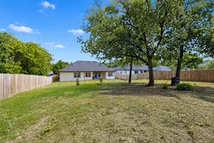 821 E 2nd St, Weatherford, TX 76086 - Photo 33