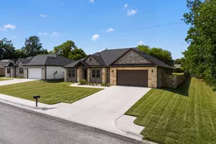 821 E 2nd St, Weatherford, TX 76086 - Photo 35