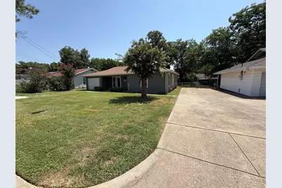 705 Vine Street, Euless, TX 76040 - Photo 23