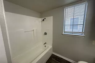 9823 Summerwood Circle, Dallas, TX 75243 - Photo 19