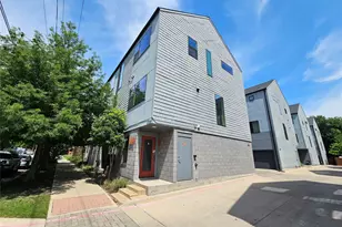 427 W 10th St, Dallas, TX 75208 - Photo 1