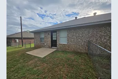 2545 E Renfro Street #Unit B, Burleson, TX 76028 - Photo 3