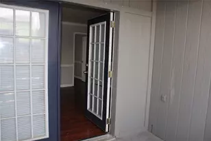 2710 Community Dr, Dallas, TX 75220 - Photo 9