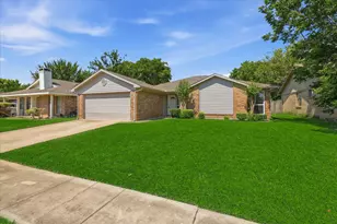 7913 Pebblebrook Dr, Watauga, TX 76148 - Photo 3