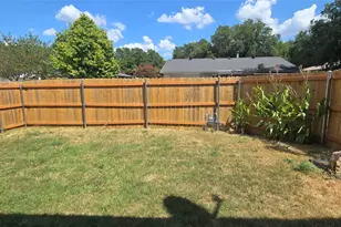 7322 Long Canyon Trail, Dallas, TX 75249 - Photo 7
