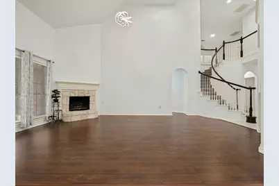 2811 Gillespie Lane, Grand Prairie, TX 75052 - Photo 7