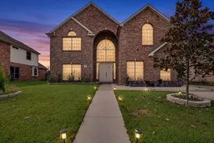 2811 Gillespie Ln, Grand Prairie, TX 75052 - Photo 1