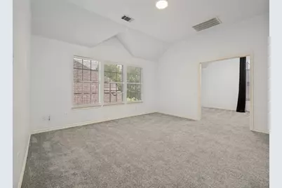 2811 Gillespie Lane, Grand Prairie, TX 75052 - Photo 15