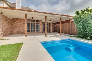 2811 Gillespie Ln, Grand Prairie, TX 75052 - Photo 23