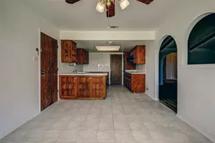 401 Rhineland, Benbrook, TX 76126 - Photo 9