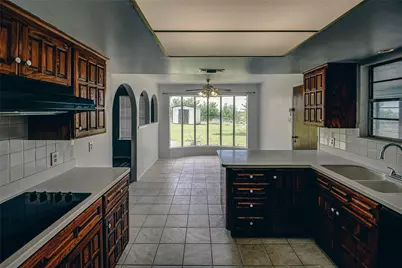 401 Rhineland, Benbrook, TX 76126 - Photo 13