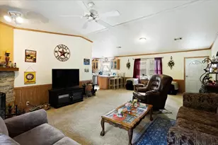 1022 Co Rd 2295, Telephone, TX 75488 - Photo 13