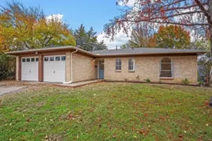 548 NW Newton Dr, Burleson, TX 76028 - Photo 1