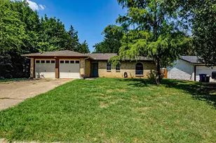 548 NW Newton Dr, Burleson, TX 76028 - Photo 1