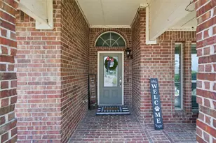 8 Tallwood Ln, Edgecliff Village, TX 76134 - Photo 9