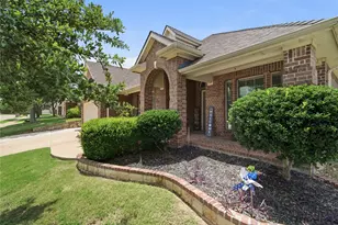 8 Tallwood Ln, Edgecliff Village, TX 76134 - Photo 9