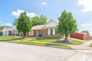 6500 Hughes Dr, Watauga, TX 76148 - Photo 3