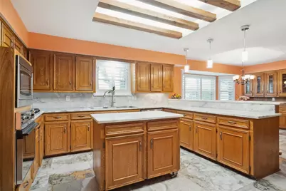 2833 S Country Club Road, Garland, TX 75043 - Photo 9