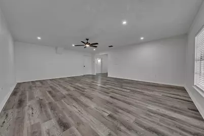 3407 NE 10th Street, Mineral Wells, TX 76067 - Photo 7