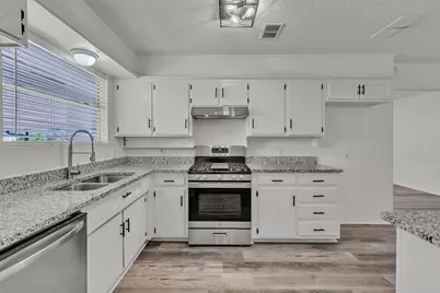 3407 NE 10th Street, Mineral Wells, TX 76067 - Photo 11