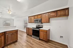 4406 Fox Meadows Ln, Mansfield, TX 76063 - Photo 9