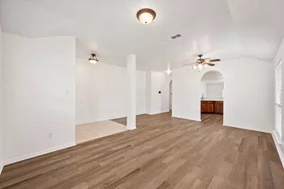 4406 Fox Meadows Lane, Mansfield, TX 76063 - Photo 7