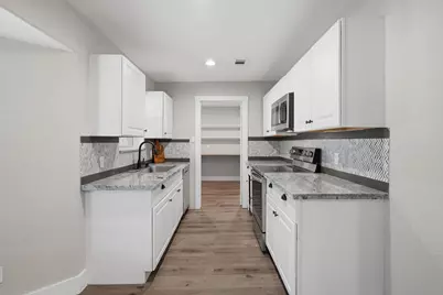 332 S Sealy Avenue, Justin, TX 76247 - Photo 9