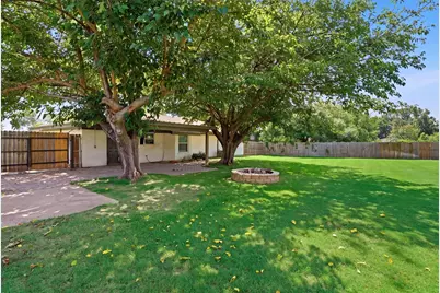 332 S Sealy Avenue, Justin, TX 76247 - Photo 31